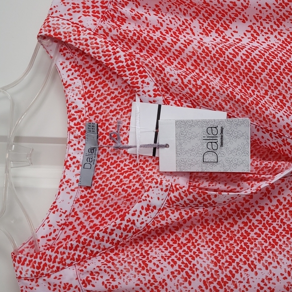 Brand new Blouse - Picture 2 of 4